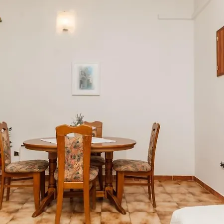 Peter'S Apartments 苏提万