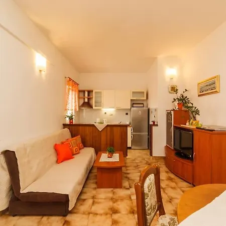 Peter'S Apartments * 苏提万
