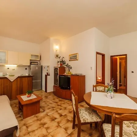 Peter'S Apartments * 苏提万